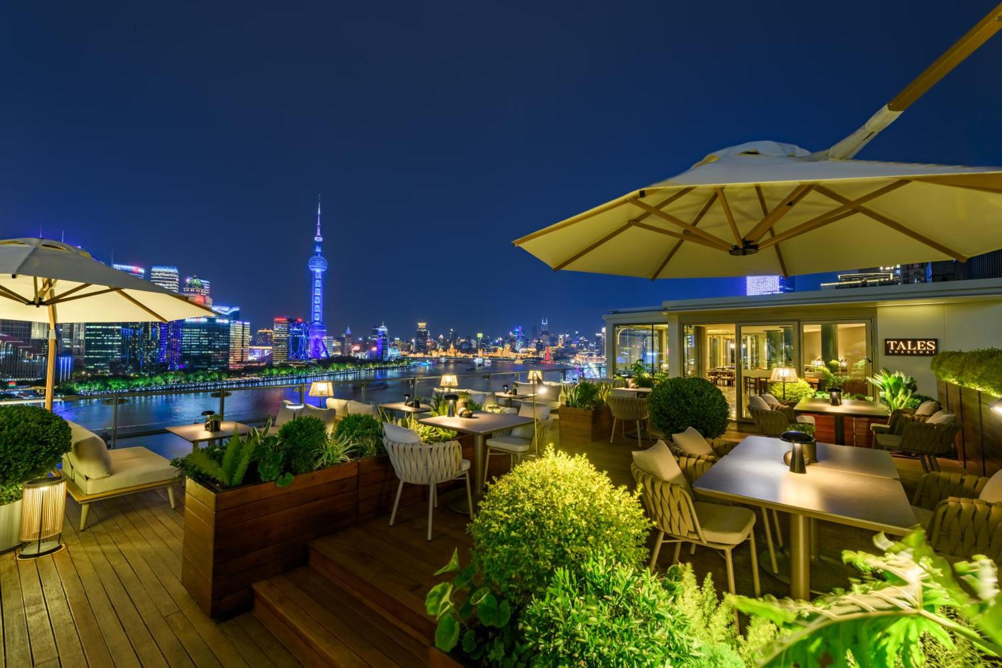 BANYAN TREE SHANGHAI ON THE BUND - TALES ROOFTOP BAR BOASTS A JAW